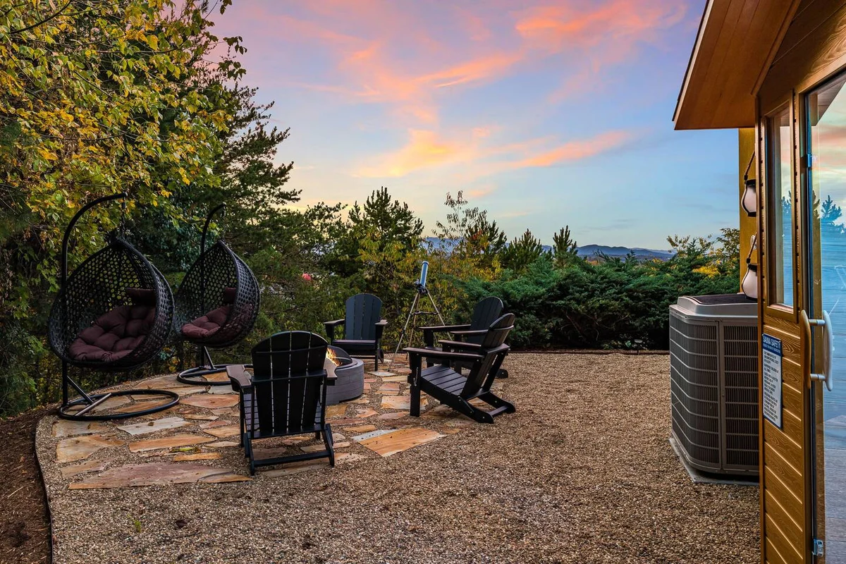 360Mtn Views, OutdoorTheatre, Hottub, Sauna, GmRm #105
