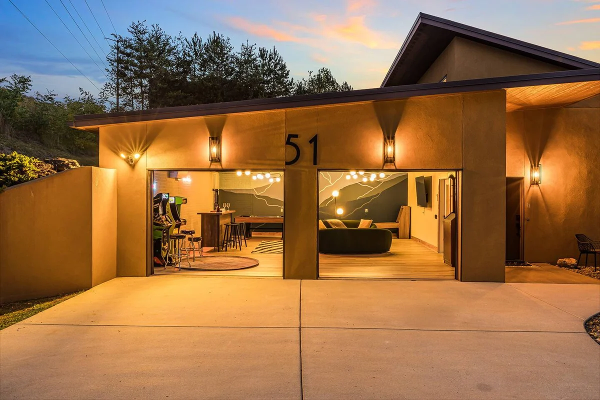360Mtn Views, OutdoorTheatre, Hottub, Sauna, GmRm #78