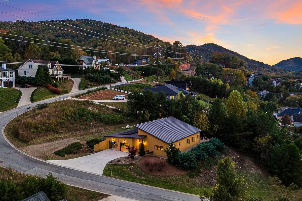 360Mtn Views, OutdoorTheatre, Hottub, Sauna, GmRm #122