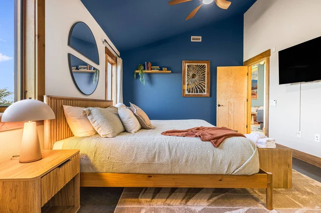 BEDROOM image 1