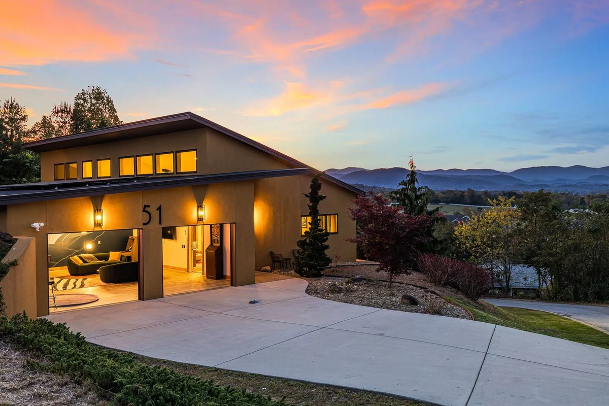 360Mtn Views, OutdoorTheatre, Hottub, Sauna, GmRm #127