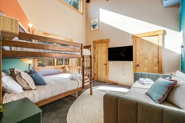 BEDROOM image 1