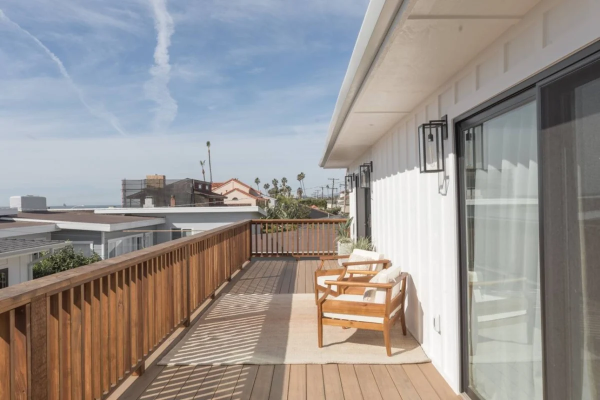 Home in Oceanside property photo 2