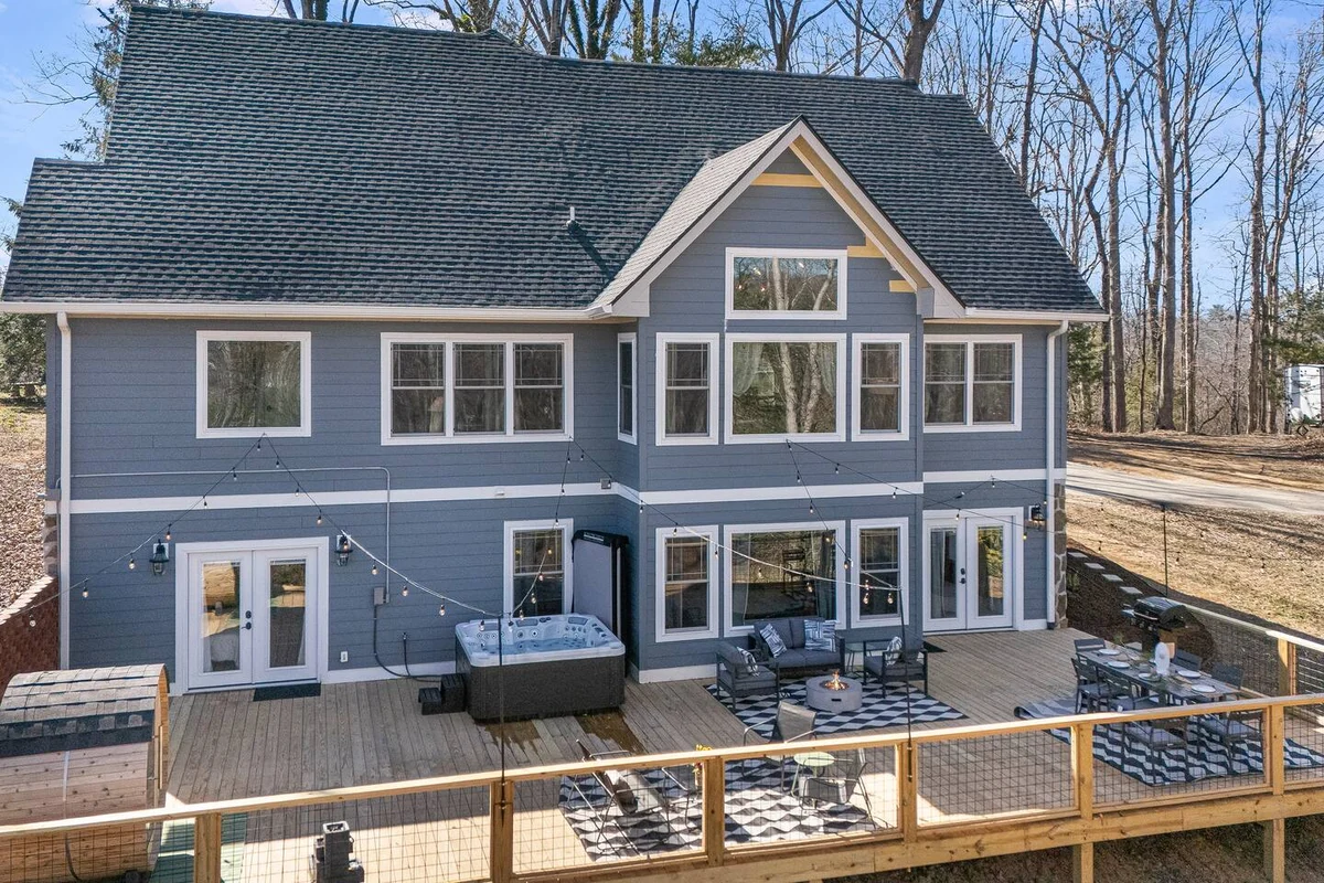 Secluded 5BR Stay,HotTub,Sauna,GameRoom,FirePit #102