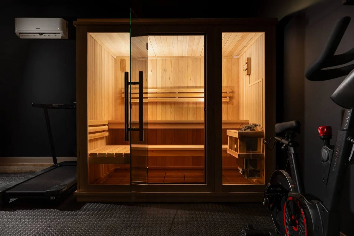 SchoolHouse now Lux BNB! Gym, Sauna, HotTub, GameRoom #18