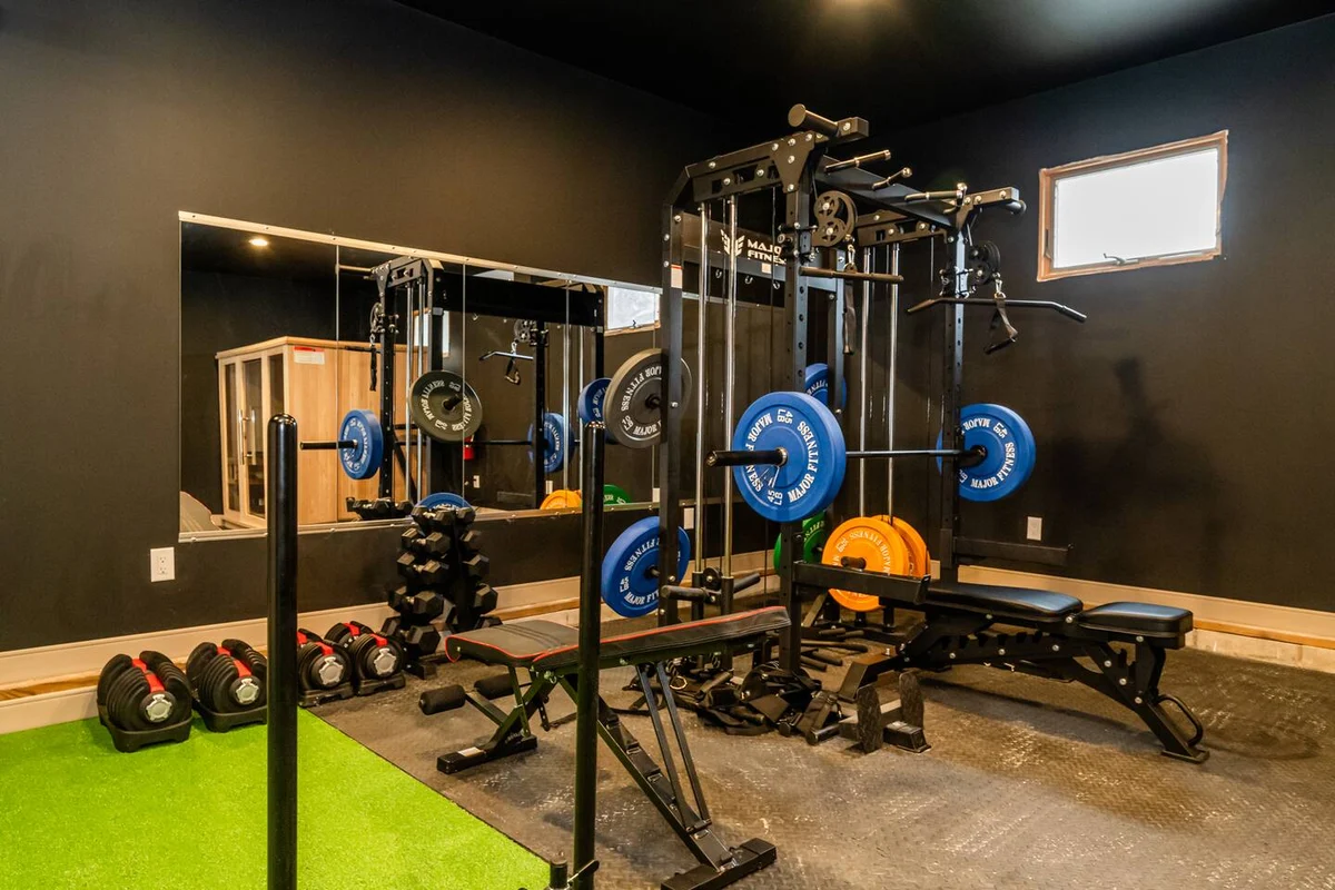 SchoolHouse now Lux BNB! Gym, Sauna, HotTub, GameRoom #27