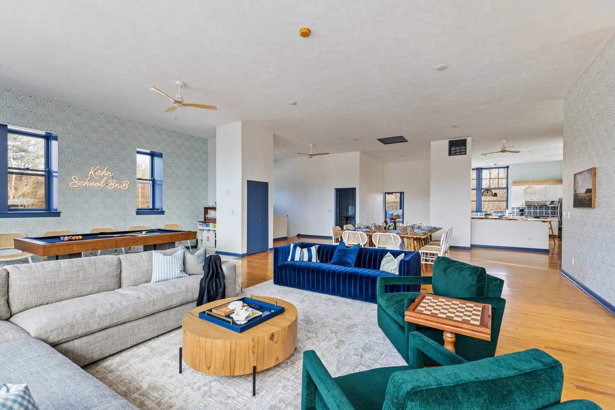 SchoolHouse now Lux BNB! Gym, Sauna, HotTub, GameRoom #52