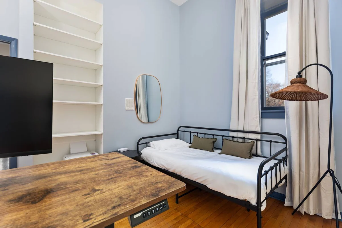 SchoolHouse now Lux BNB! Gym, Sauna, HotTub, GameRoom #10