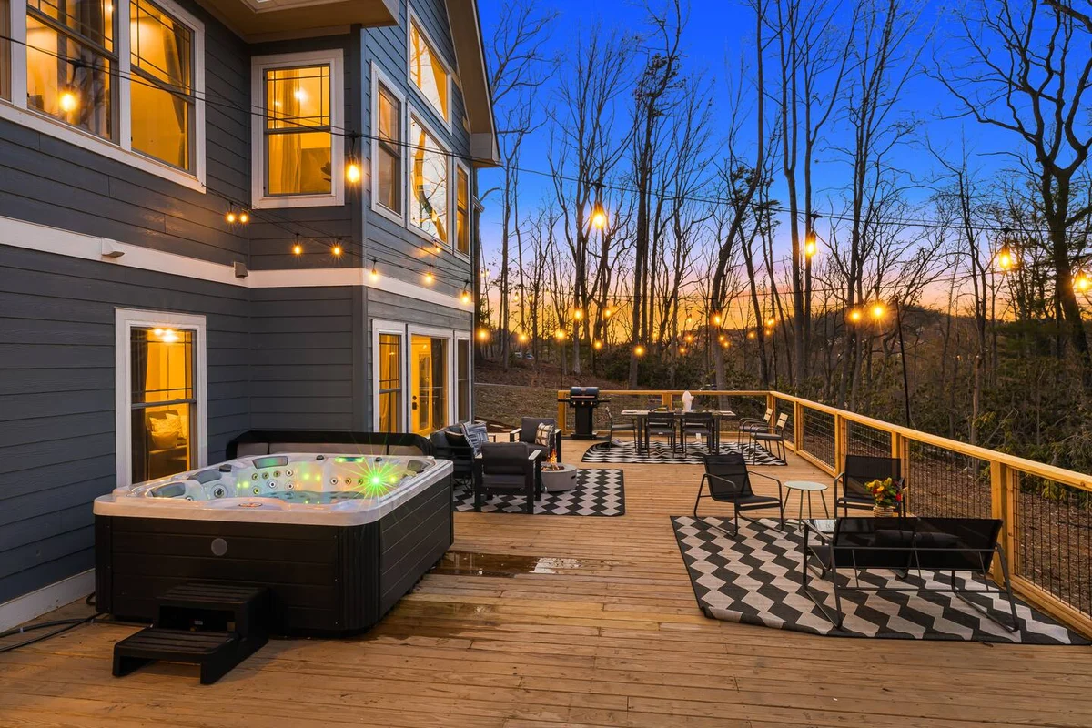 Secluded 5BR Stay,HotTub,Sauna,GameRoom,FirePit #142
