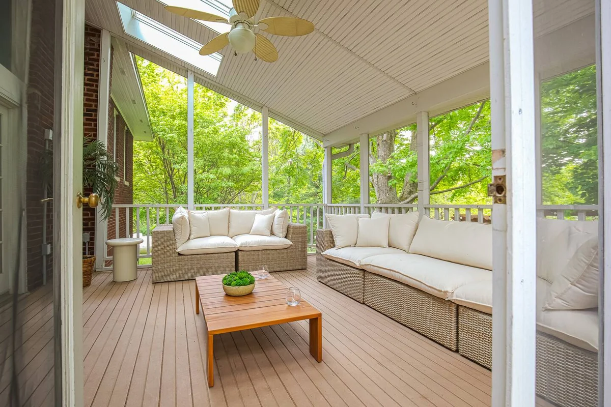 SchoolHouse now Lux BNB! Gym, Sauna, HotTub, GameRoom #102