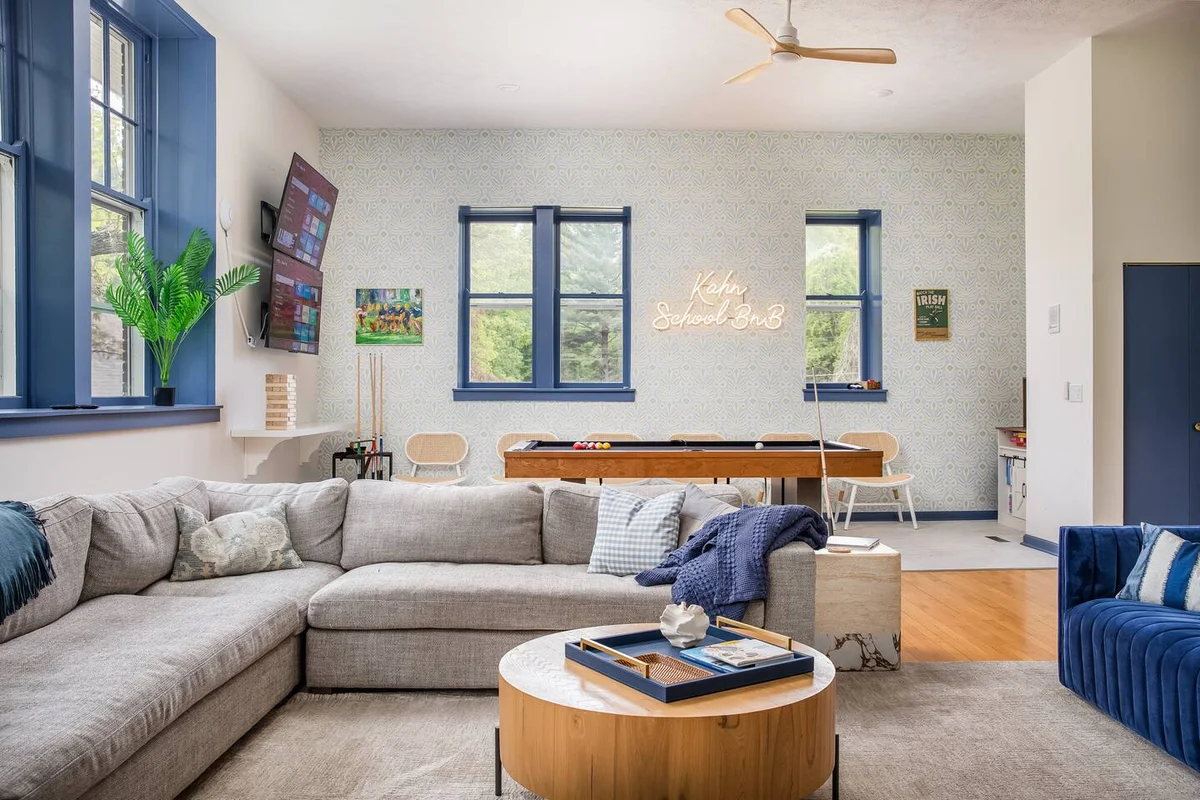 SchoolHouse now Lux BNB! Gym, Sauna, HotTub, GameRoom #83