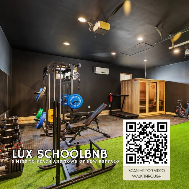 SchoolHouse now Lux BNB! Gym, Sauna, HotTub, GameRoom #155