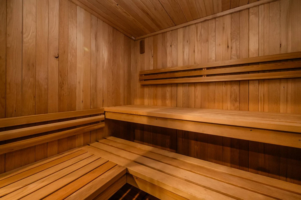 SchoolHouse now Lux BNB! Gym, Sauna, HotTub, GameRoom #91