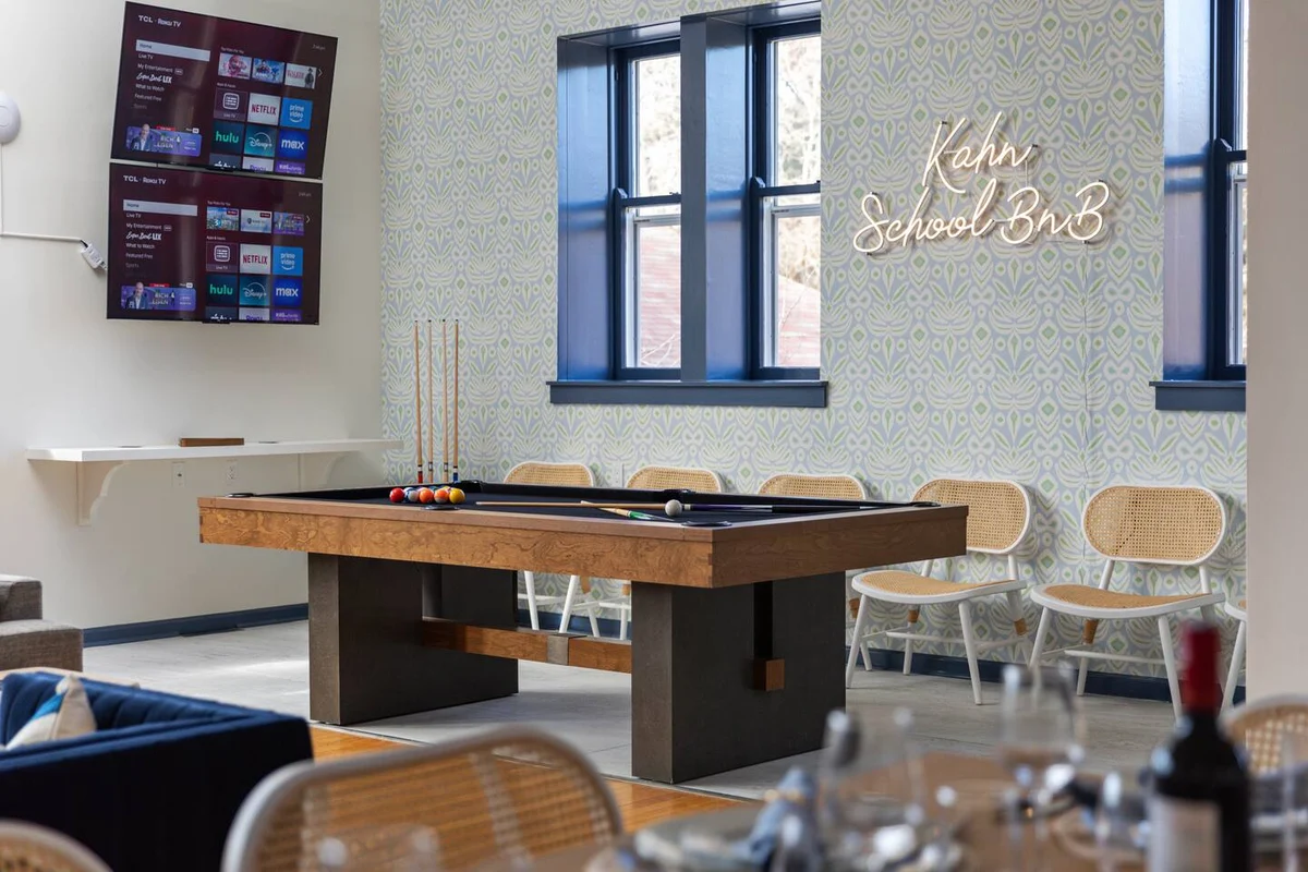 SchoolHouse now Lux BNB! Gym, Sauna, HotTub, GameRoom #168