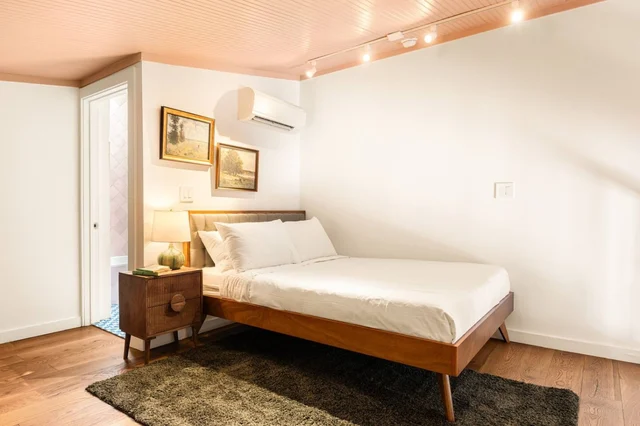 Bedroom 5 image 1