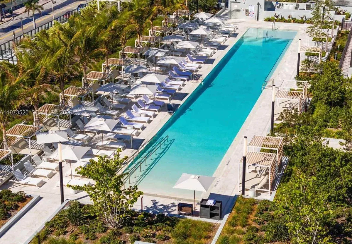 Condo in Miami Beach property photo 3