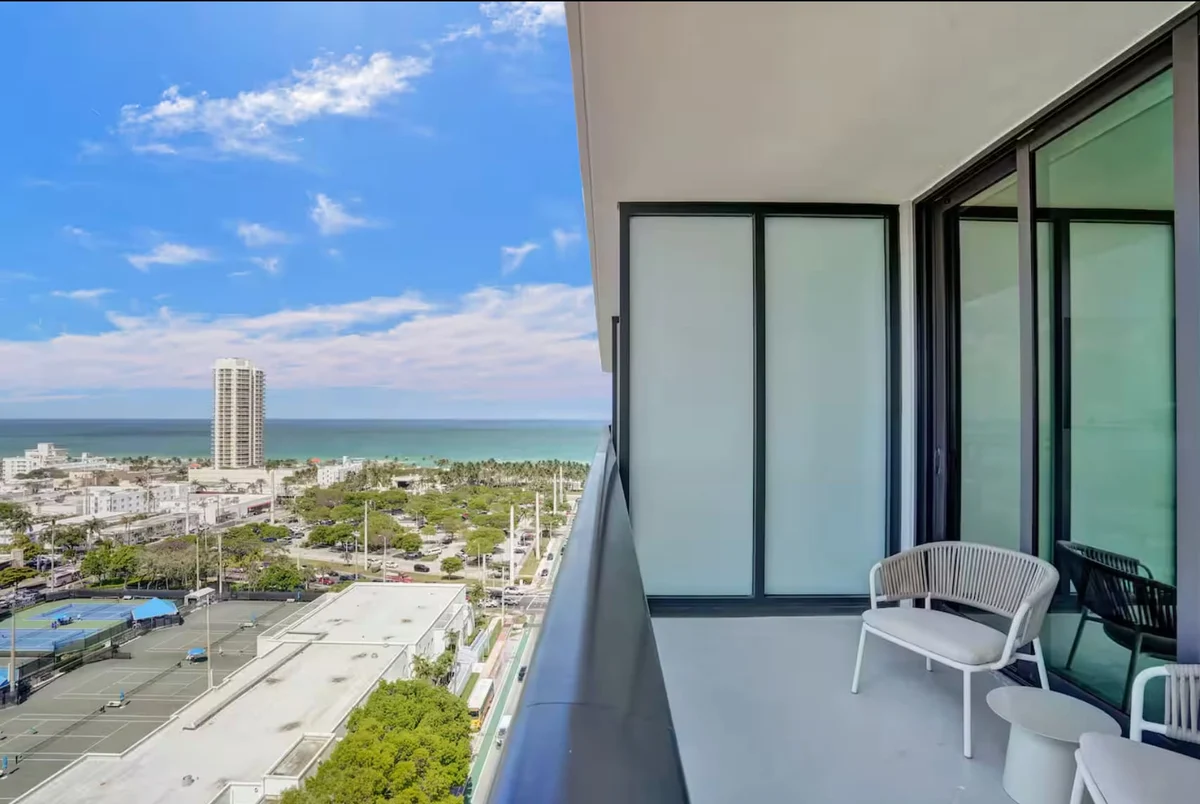Condo in Miami Beach property photo 4