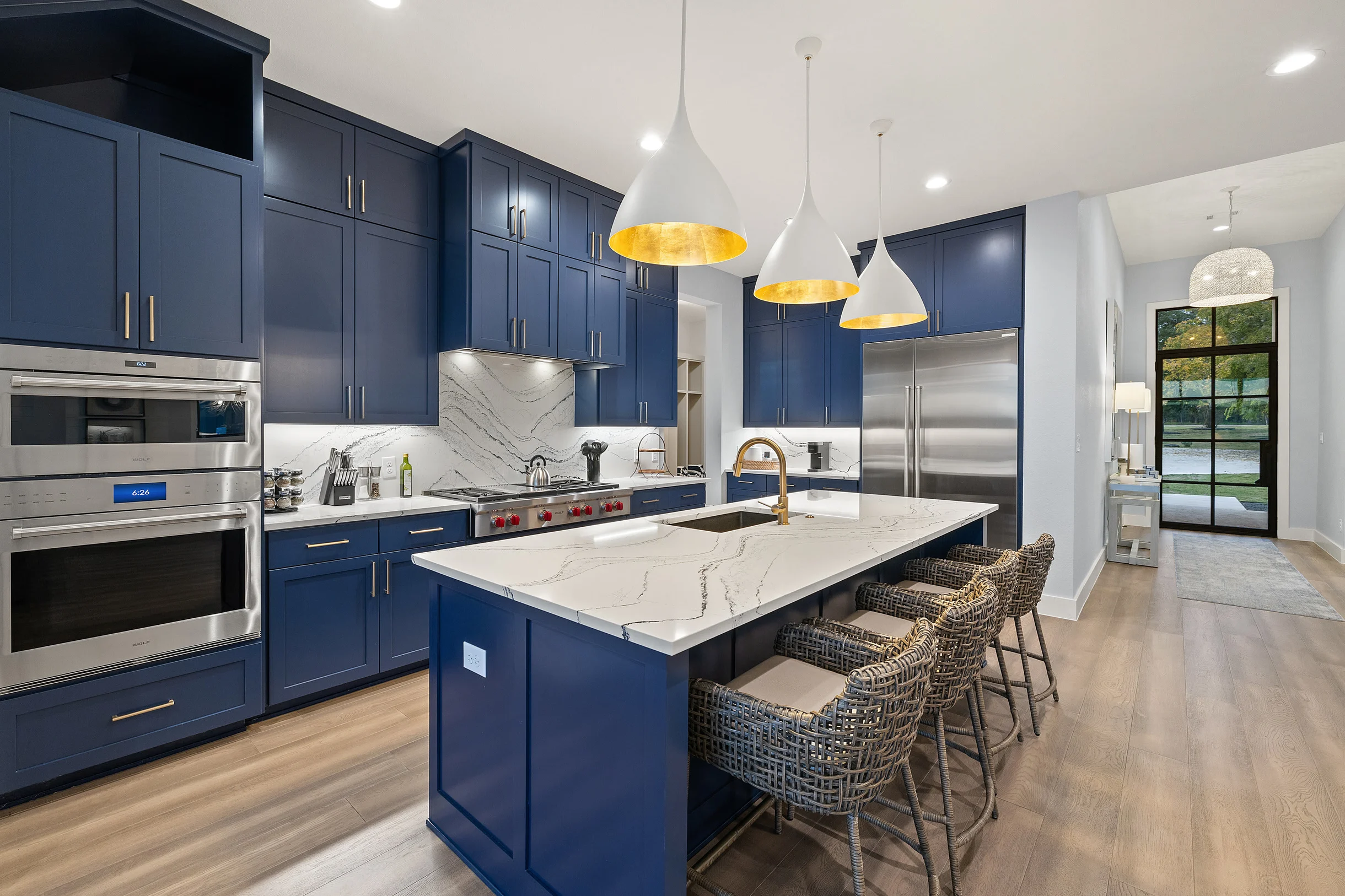 Luxe Lakefront Haven | Concierge Services #103