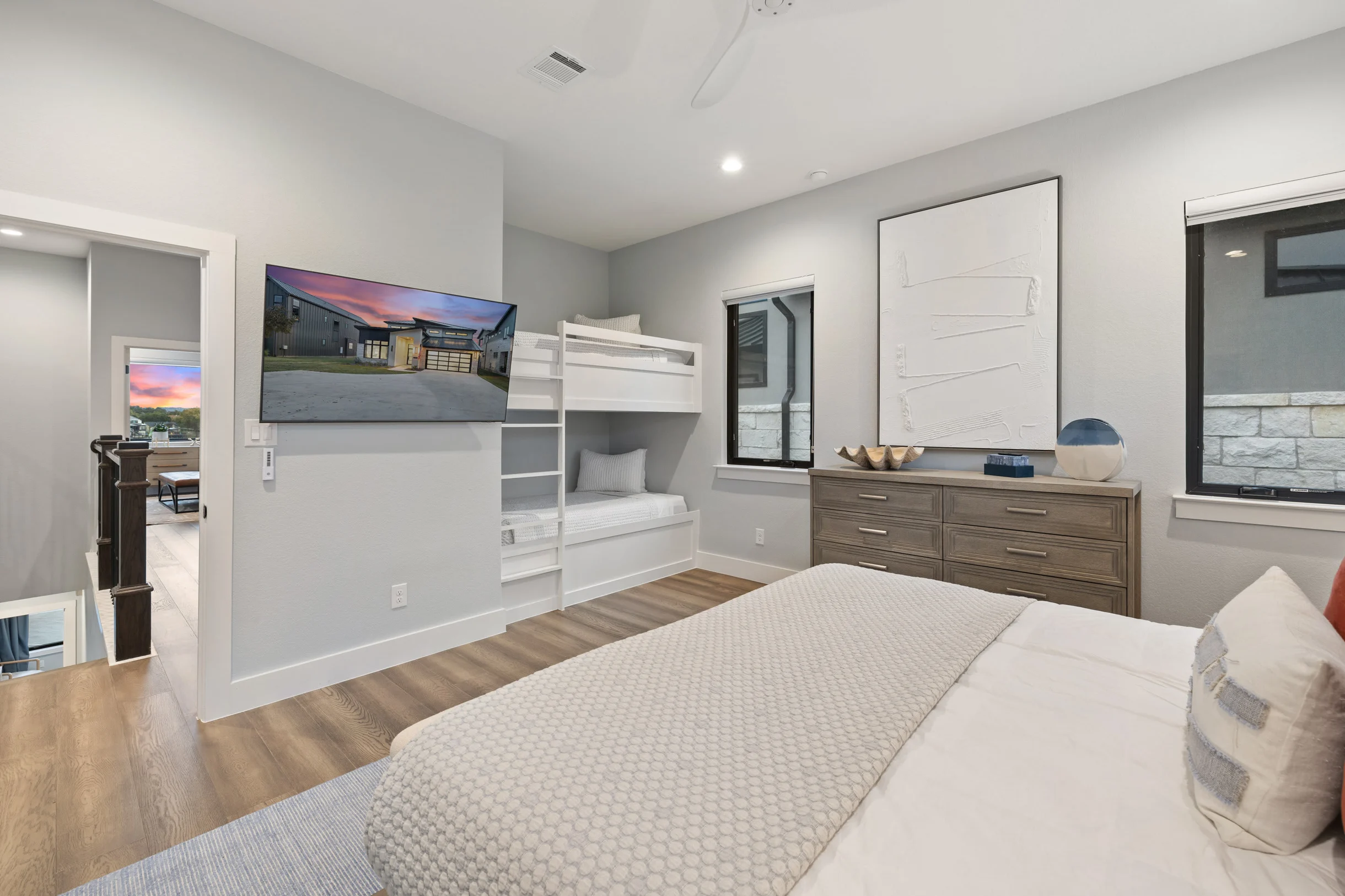 Luxe Lakefront Haven | Concierge Services #68