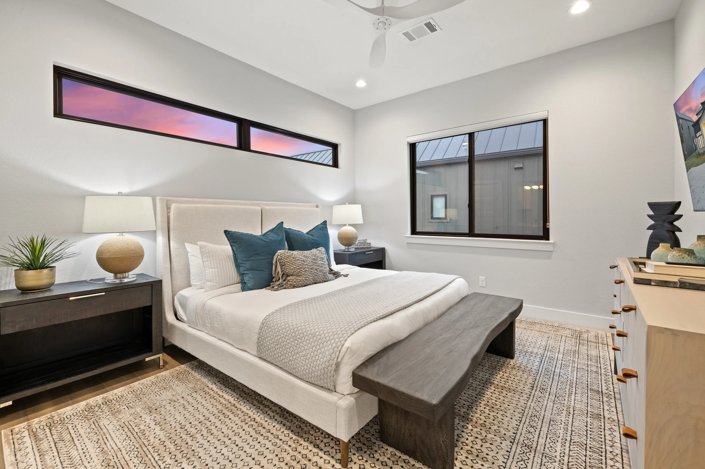 Luxe Lakefront Haven | Concierge Services #56