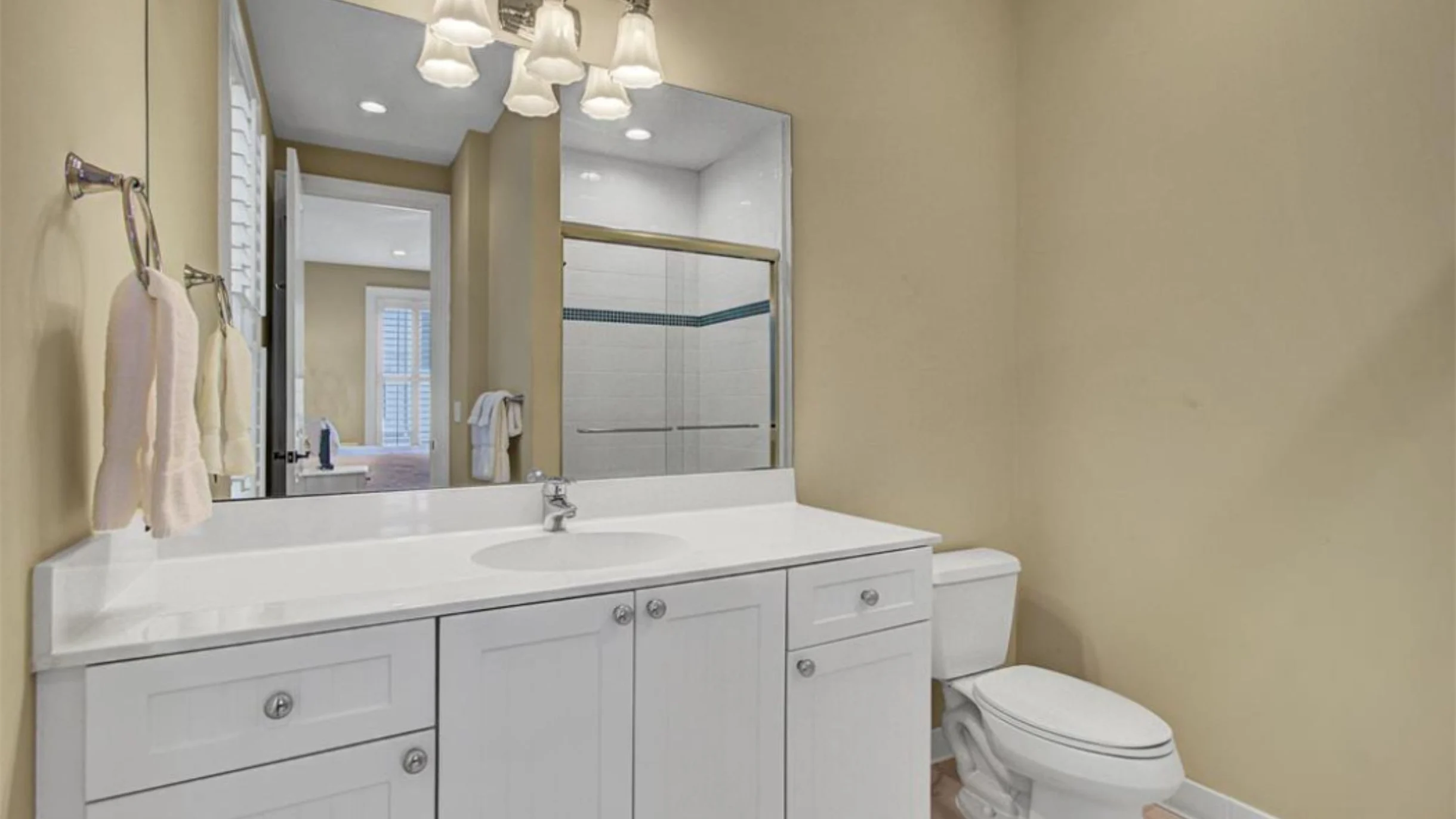 13 57th Avenue by AvantStay | Rooftop, Decks + Pool! #154