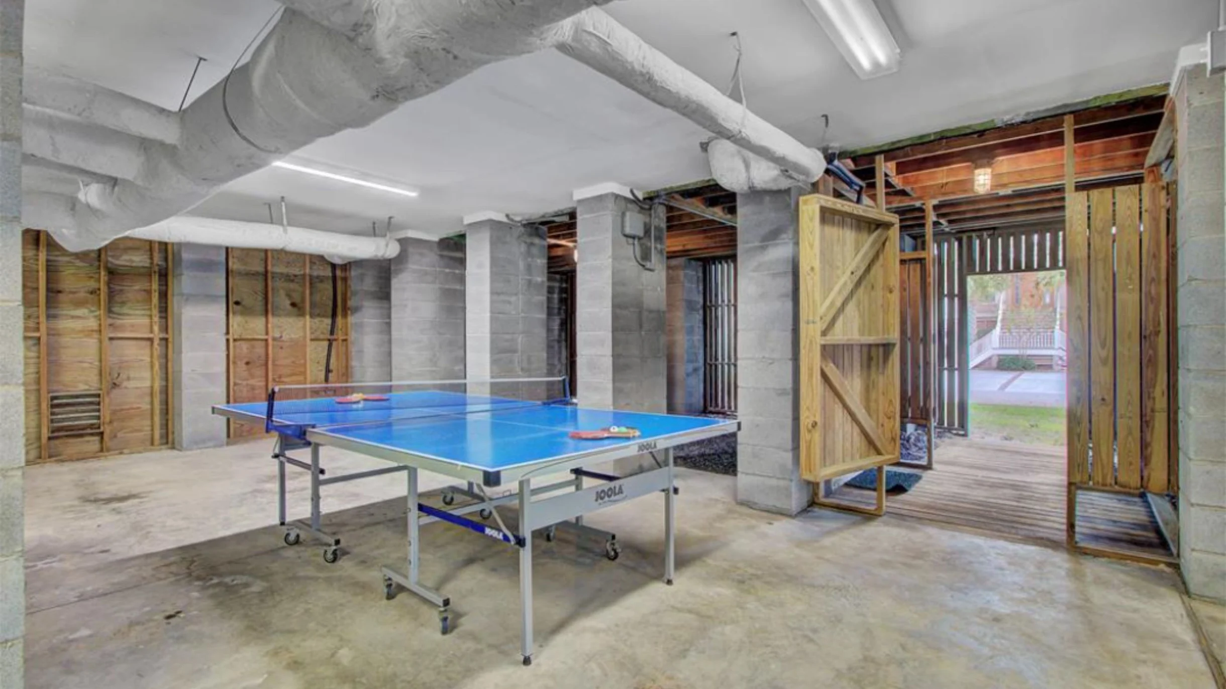 13 57th Avenue by AvantStay | Rooftop, Decks + Pool! #172