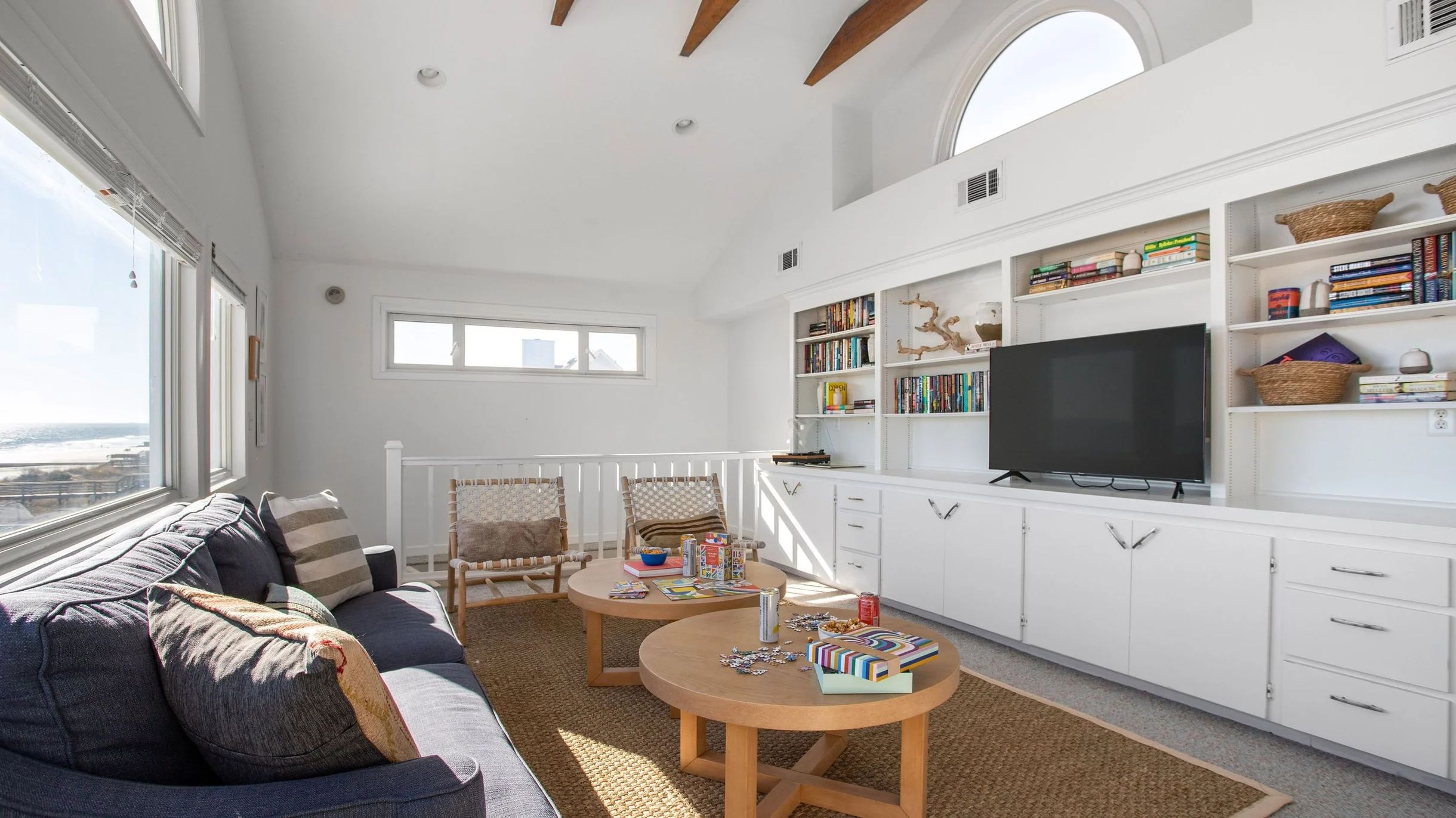 Lighthouse by AvantStay | Beachfront + Pool + Game Room | Rooftop Firepit + Ocean Views | Folly Beach + Private Beach Access #91