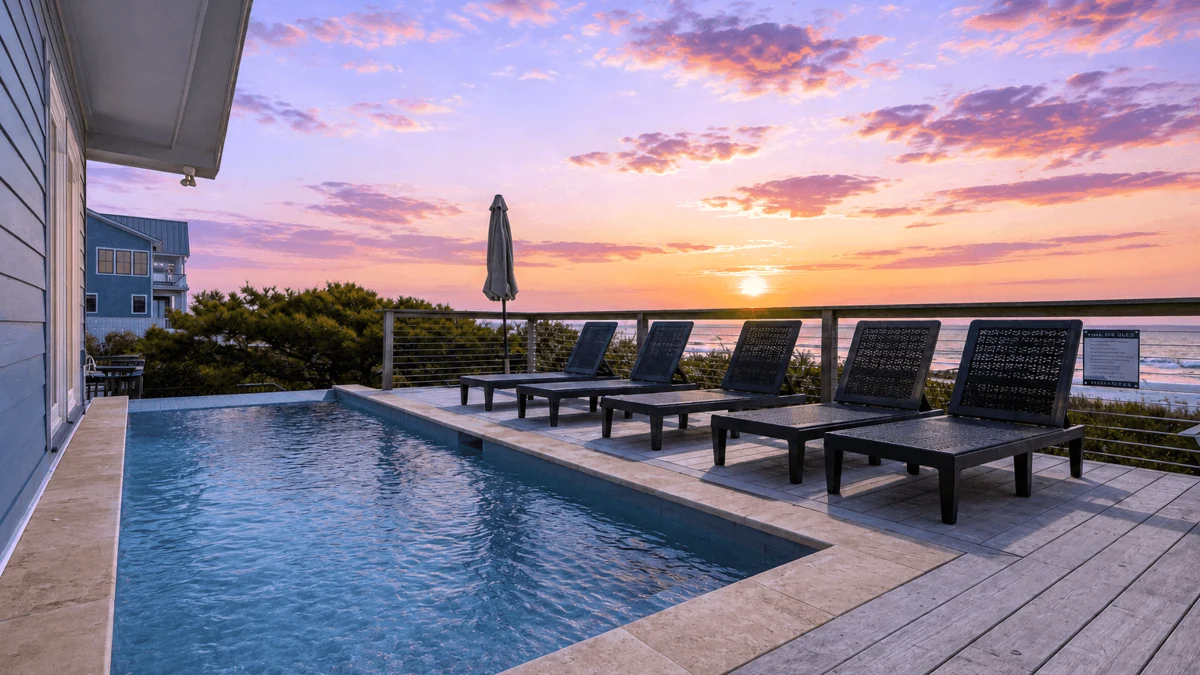 Lighthouse by AvantStay | Beachfront + Pool + Game Room | Rooftop Firepit + Ocean Views | Folly Beach + Private Beach Access #92