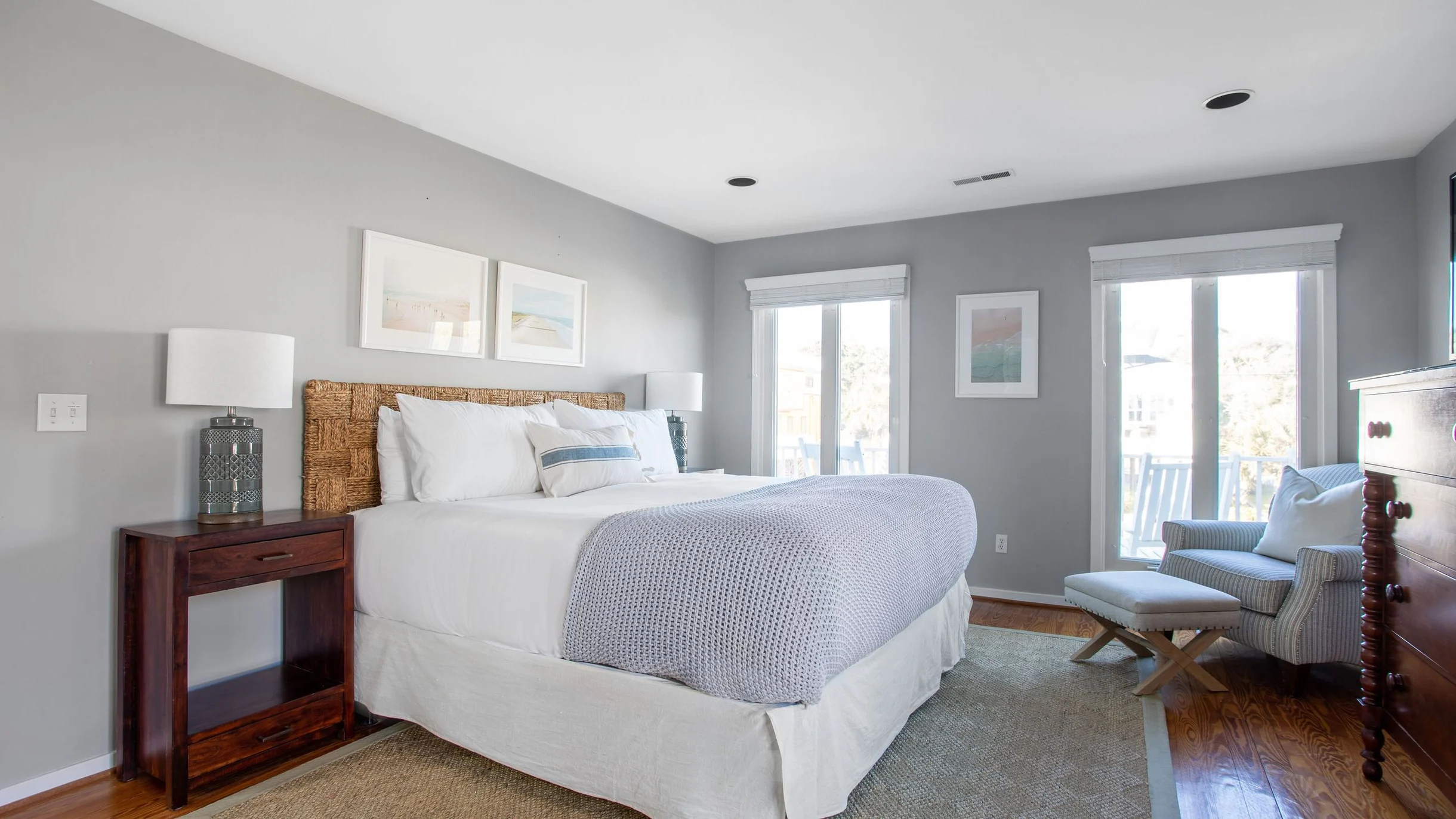 Lighthouse by AvantStay | Beachfront + Pool + Game Room | Rooftop Firepit + Ocean Views | Folly Beach + Private Beach Access #93