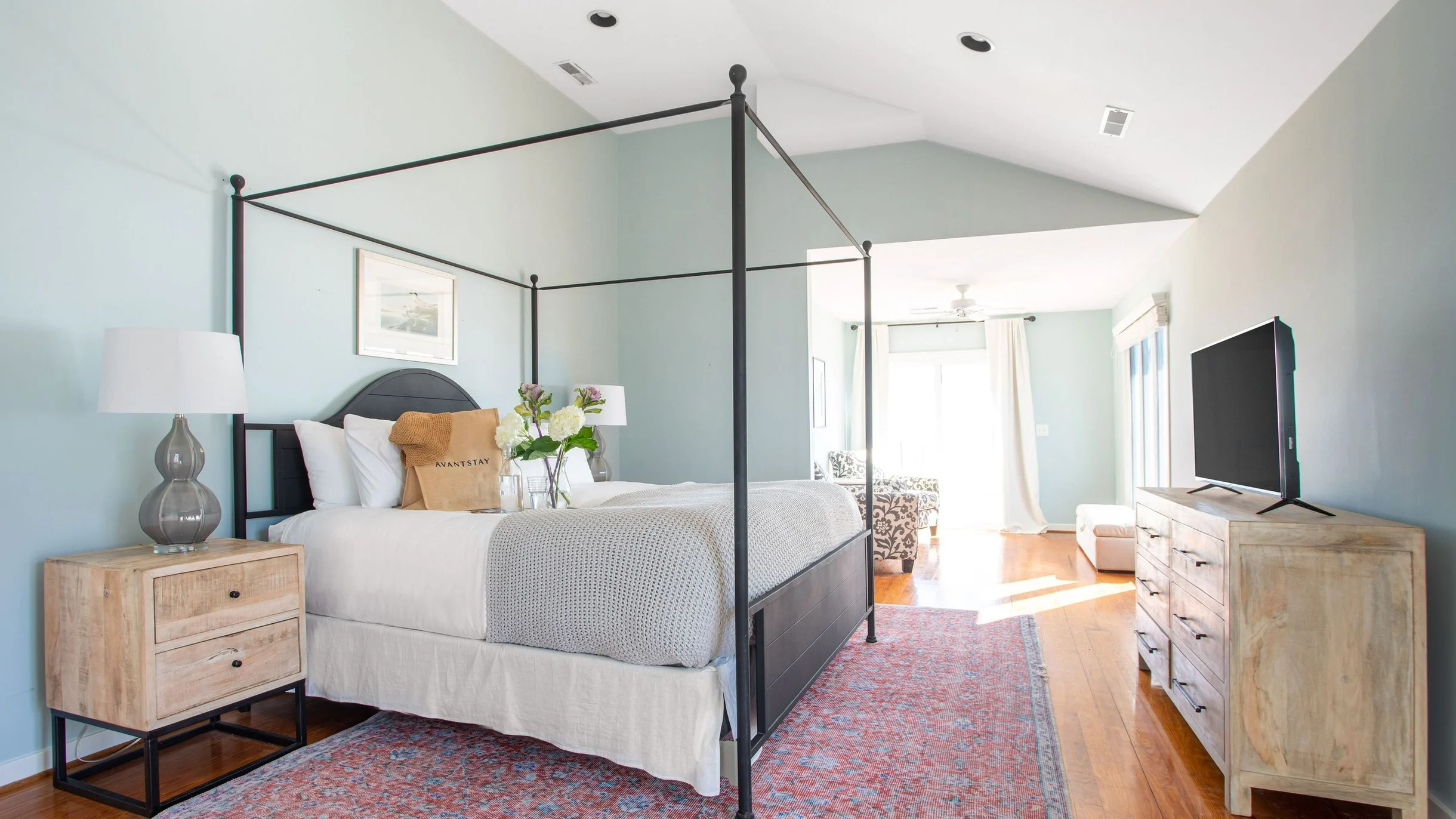 Lighthouse by AvantStay | Beachfront + Pool + Game Room | Rooftop Firepit + Ocean Views | Folly Beach + Private Beach Access #94