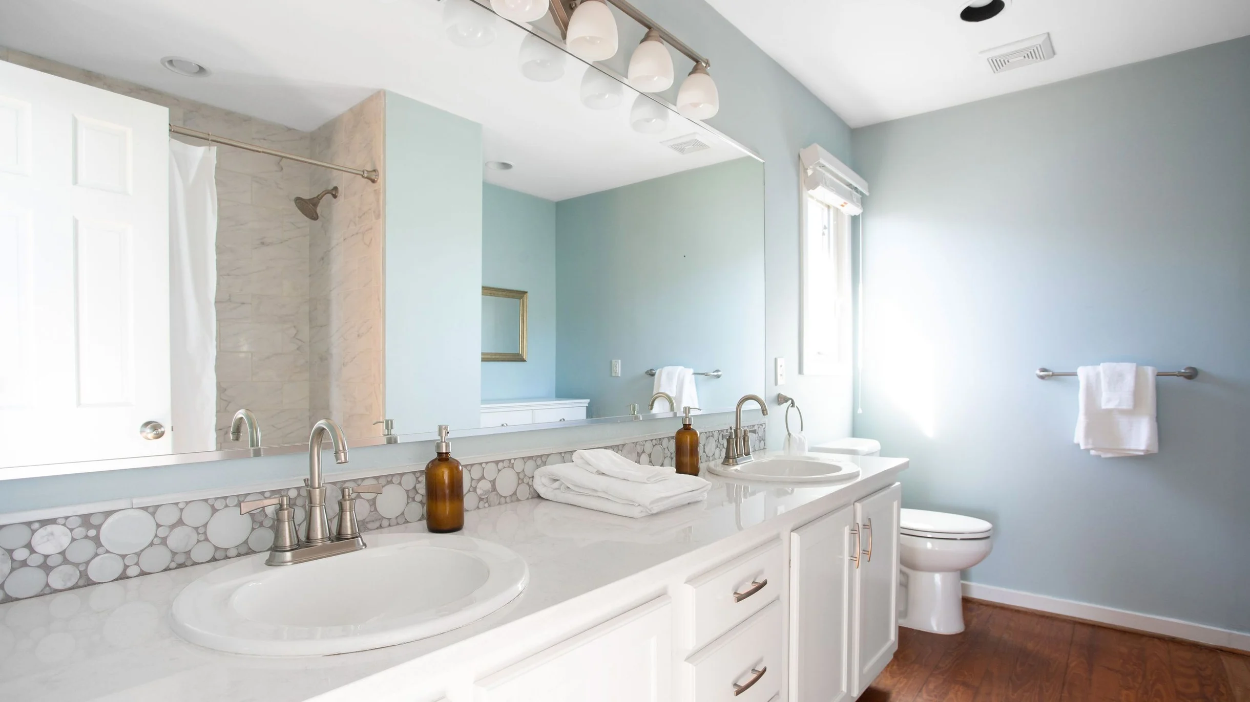 Lighthouse by AvantStay | Beachfront + Pool + Game Room | Rooftop Firepit + Ocean Views | Folly Beach + Private Beach Access #107