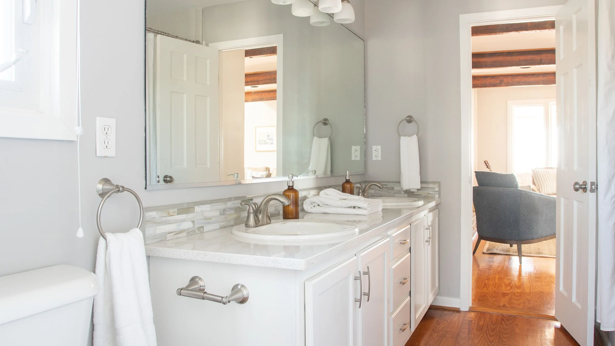 Lighthouse by AvantStay | Beachfront + Pool + Game Room | Rooftop Firepit + Ocean Views | Folly Beach + Private Beach Access #100