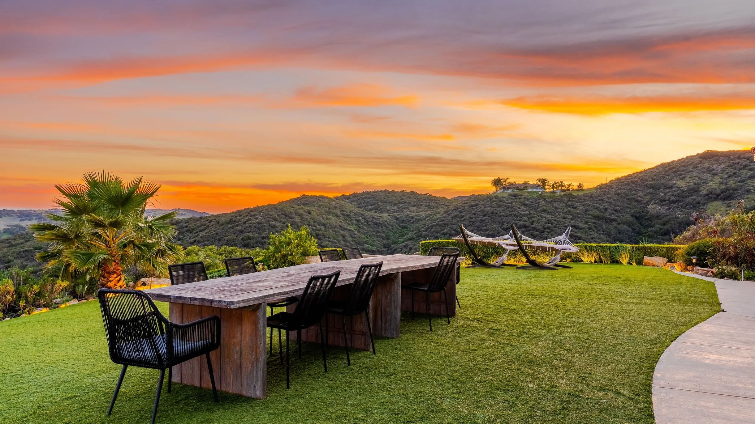Colina by AvantStay | Secluded Mountain Top Oasis w/ Pool, Hot Tub & Putting Green! #147