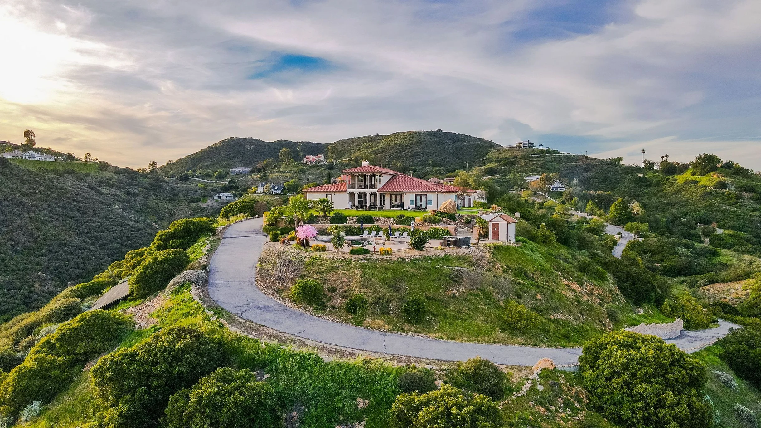 Colina by AvantStay | Secluded Mountain Top Oasis w/ Pool, Hot Tub & Putting Green! #154