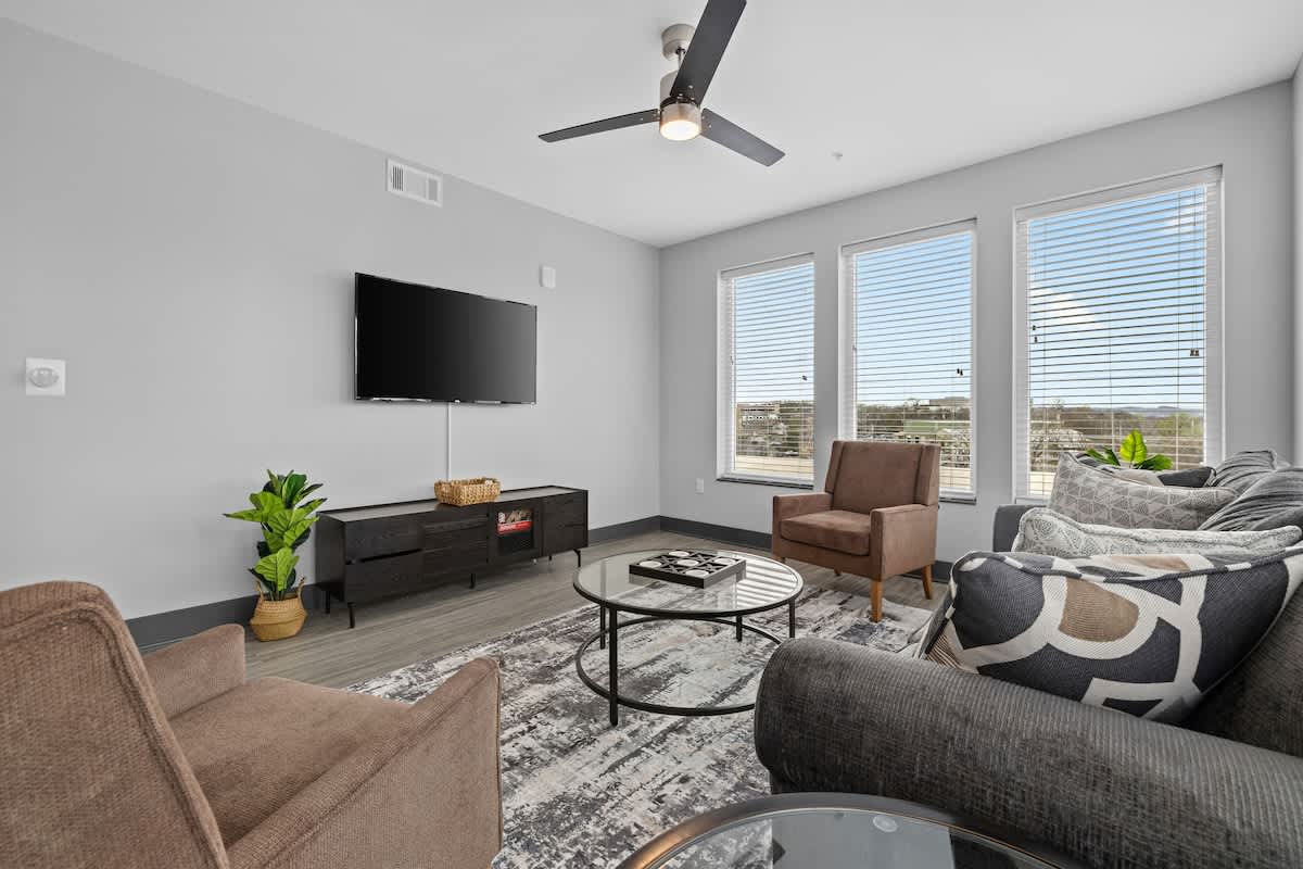 Home in Nashville property photo 3