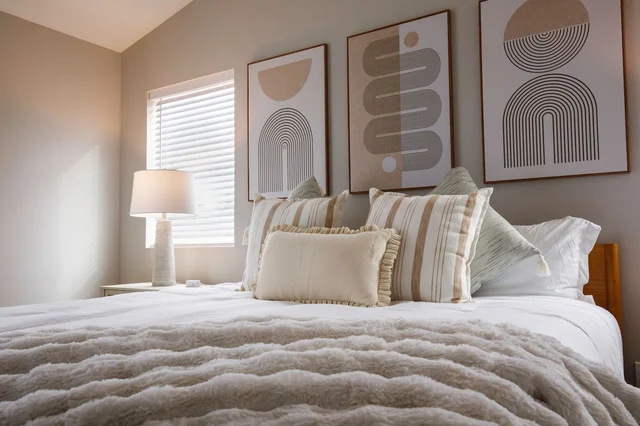 Bedroom 1 image 1