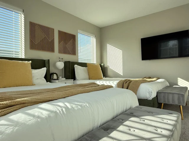 Bedroom 3 image 1