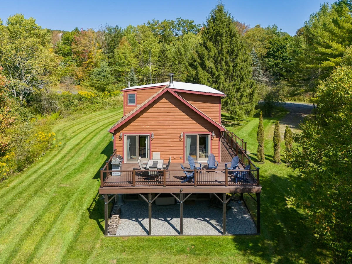 Warm & Woodsy Cabin Year-Round Escape #74