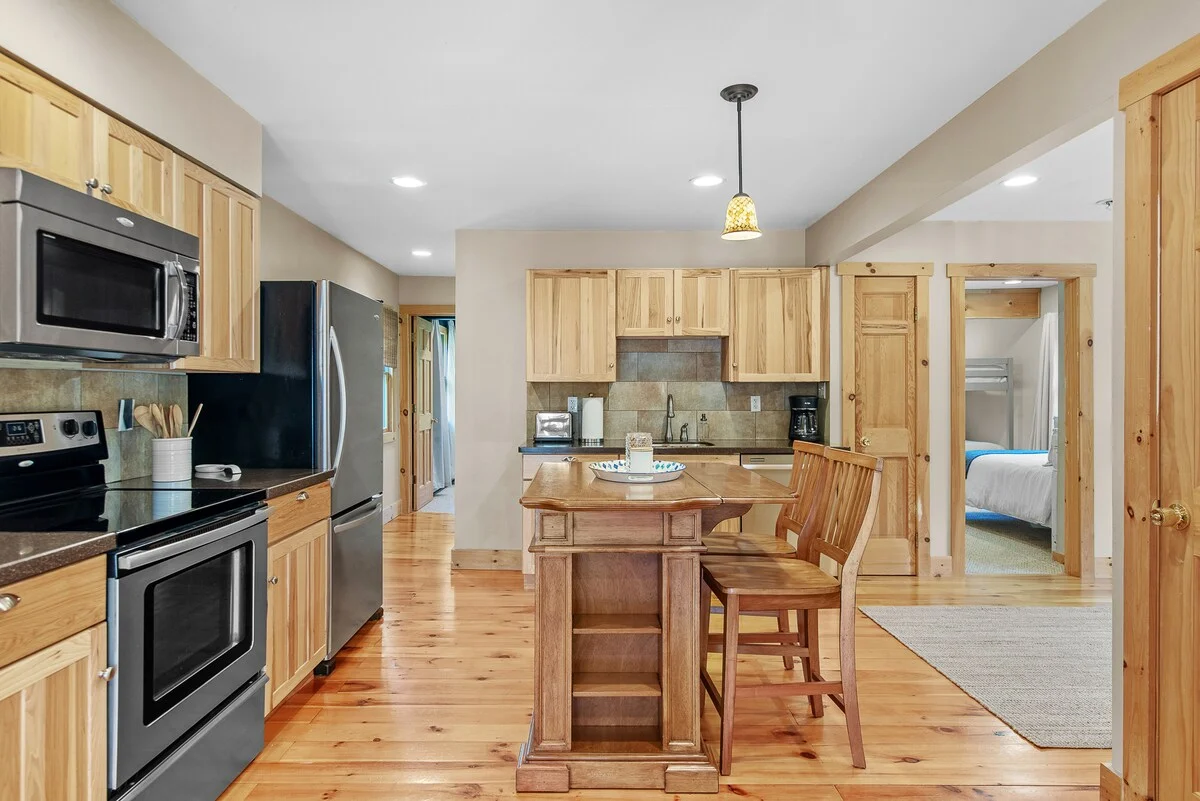 Warm & Woodsy Cabin Year-Round Escape #89