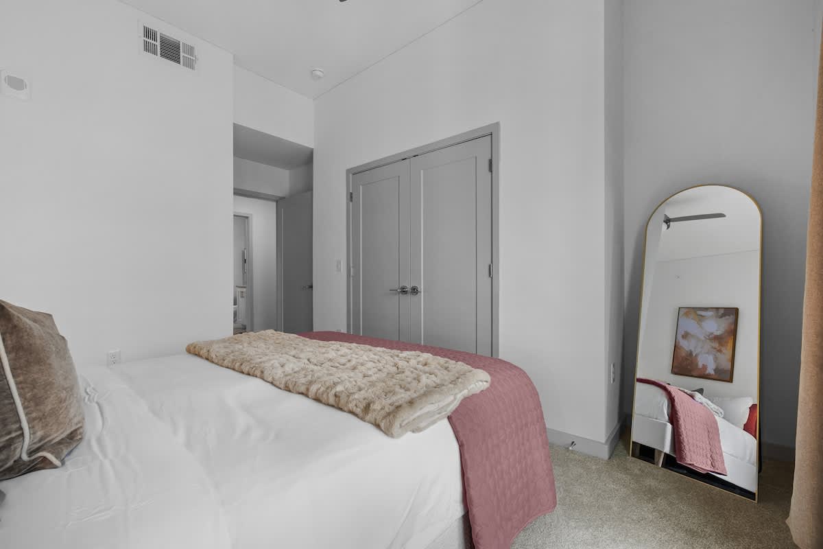 Bedroom 2 image 1