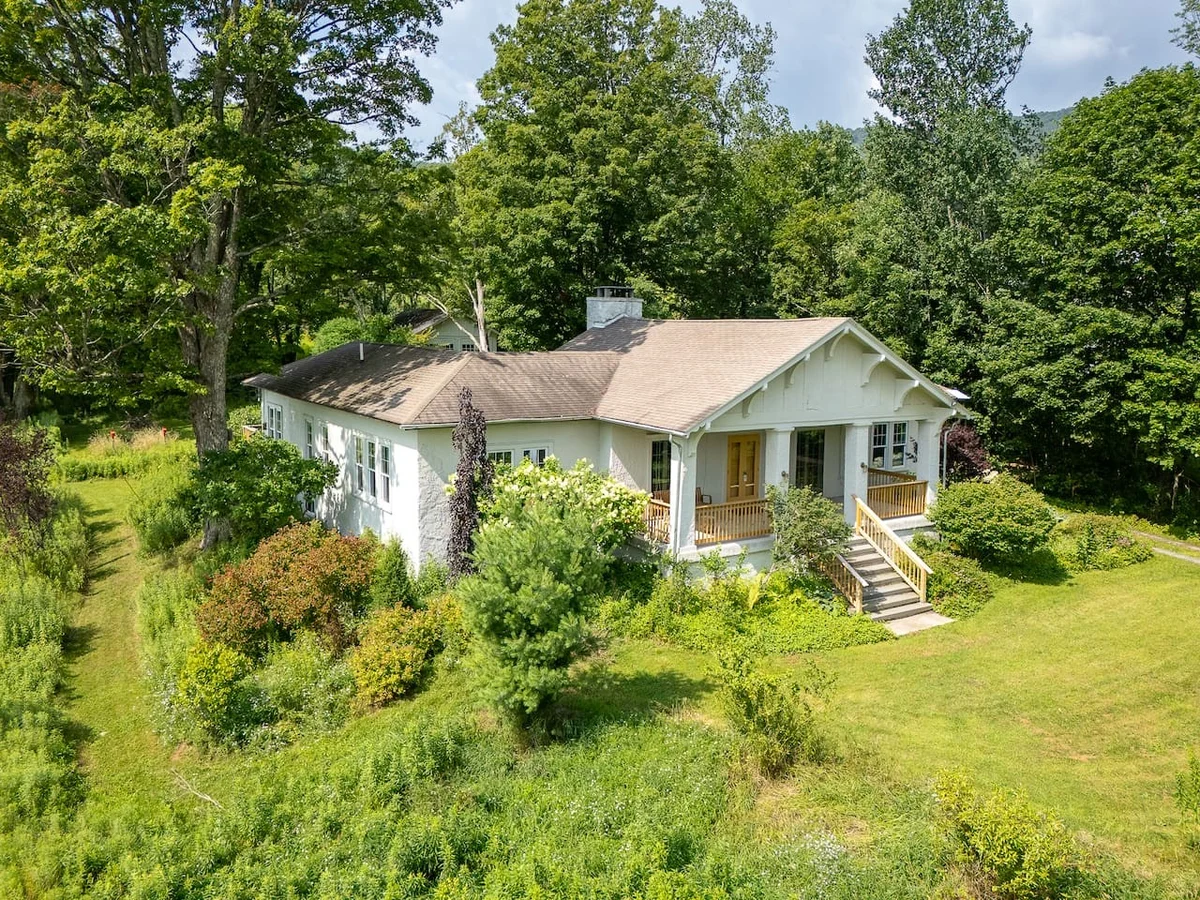 Luxe 3BR Getaway for 4 Seasons #105