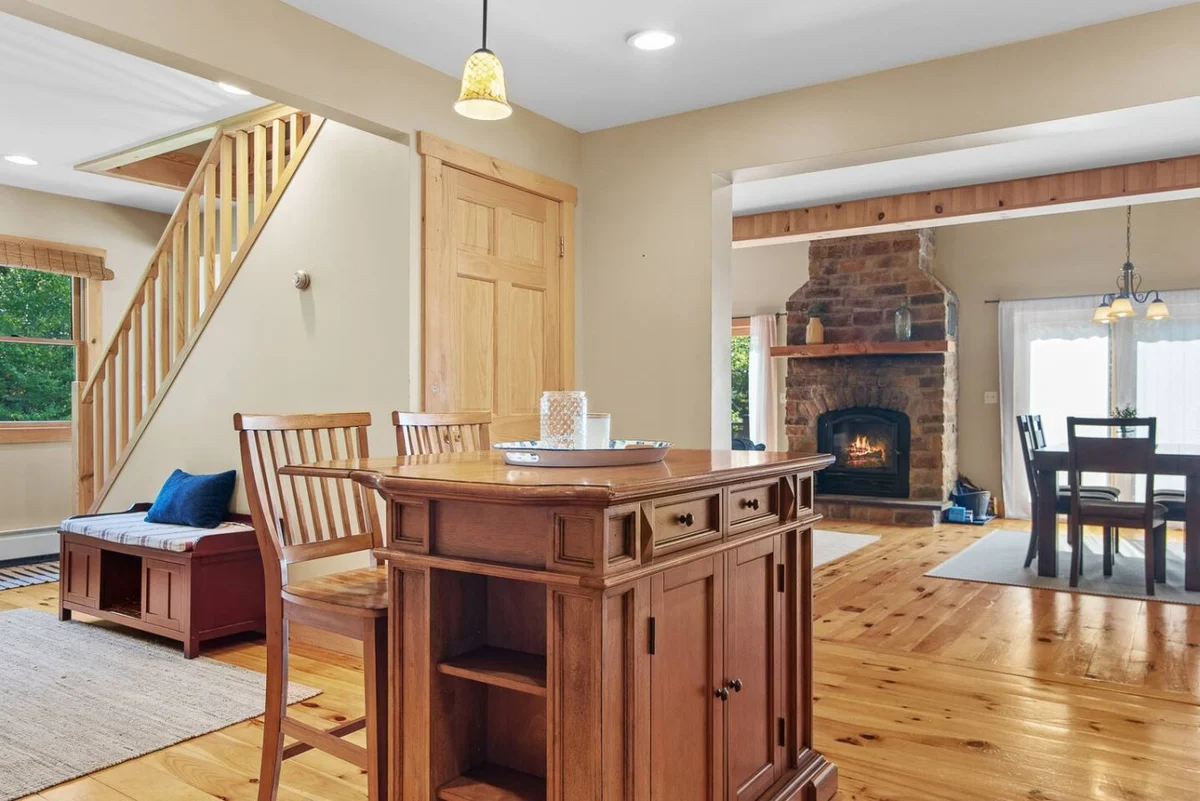 Warm & Woodsy Cabin Year-Round Escape #127