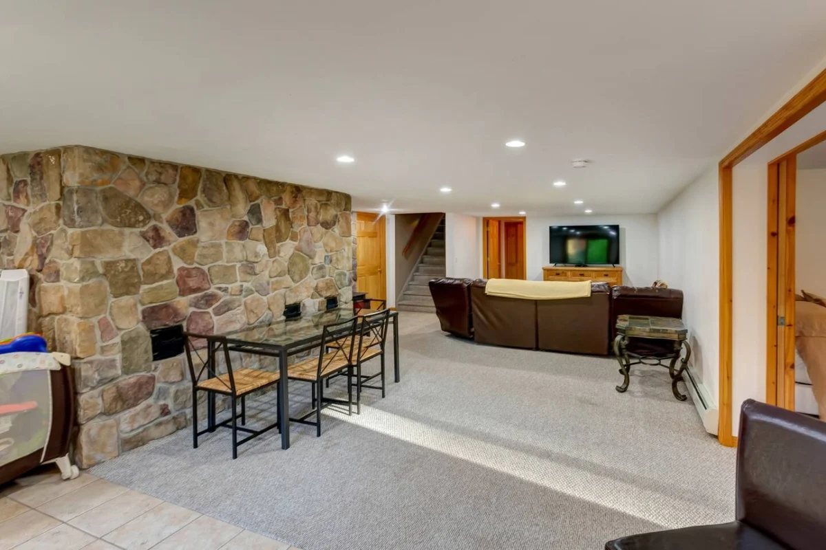 Cozy 6BR Catskills Getaway with Hot Tub #157