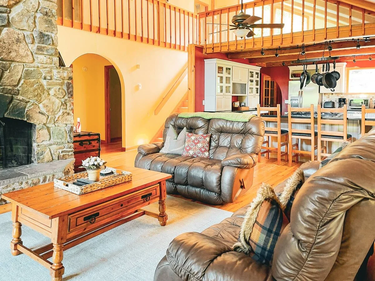 Cozy 6BR Catskills Getaway with Hot Tub #209