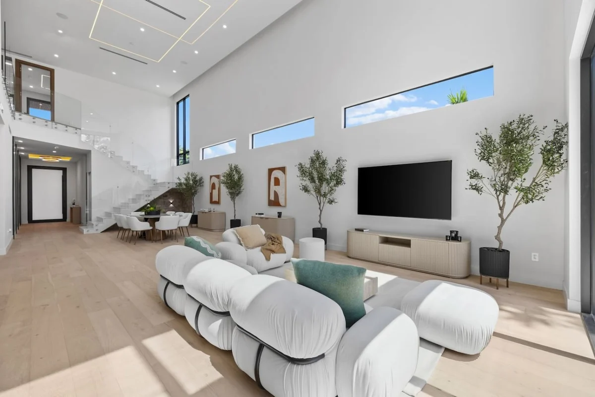 Modern Miami Estate w/ Pool & Rooftop #107