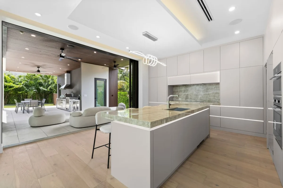 Modern Miami Estate w/ Pool & Rooftop #102