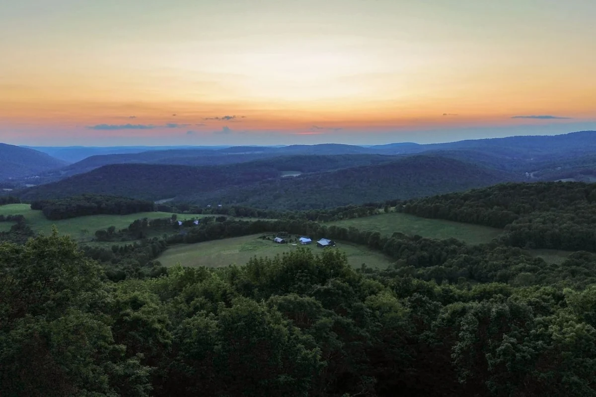 Stars, Sky & Mountain Views • Modern Upstate Stay #101