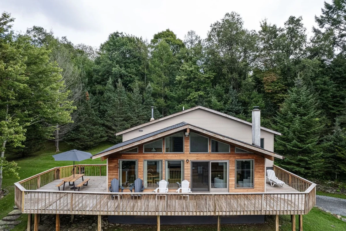 Cozy Year Round Getaway • Private Catskills Cabin #160