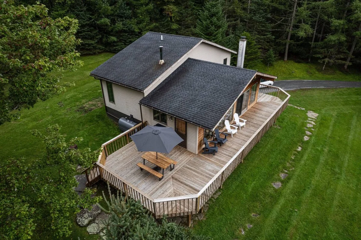 Cozy Year Round Getaway • Private Catskills Cabin #150