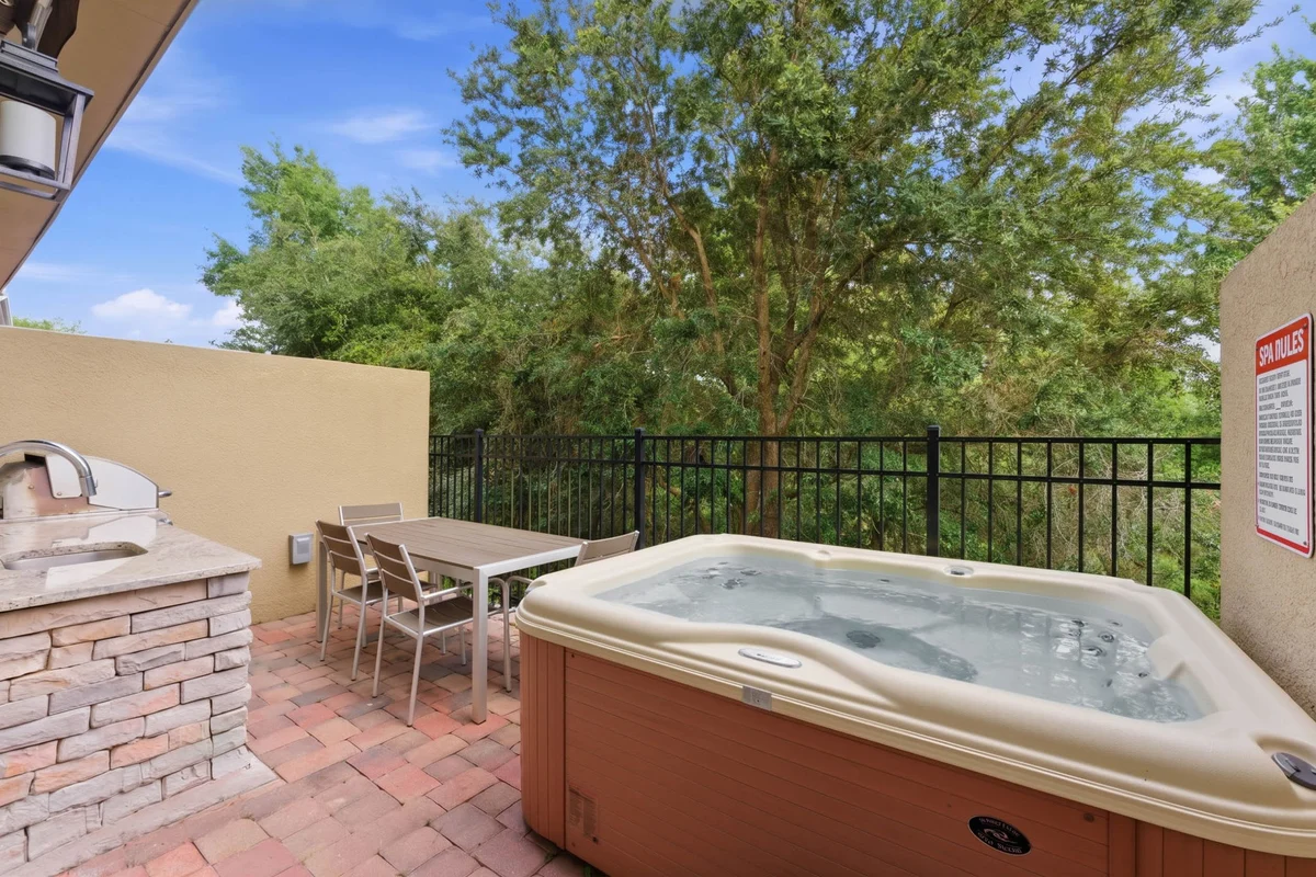 Townhome in Kissimmee property photo 2